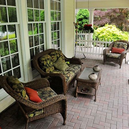 A Walk In The Woods Bed And Breakfast Southold Ngoại thất bức ảnh
